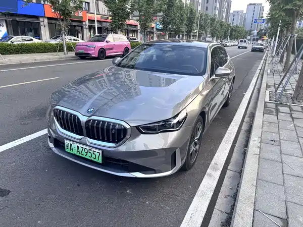 BMW i5 2024