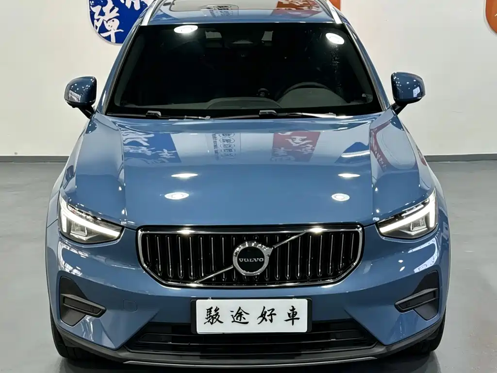 Volvo XC40 2022 — фото 2