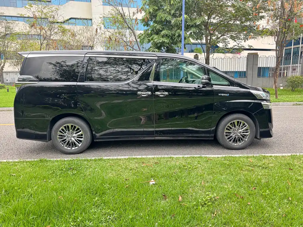 Toyota Vellfire 2020 — фото 10