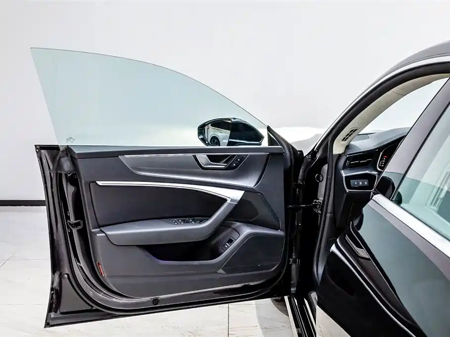 Audi A7L 2024 — фото 8