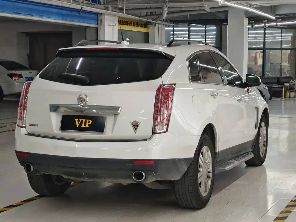 Cadillac SRX 2015 — фото 8