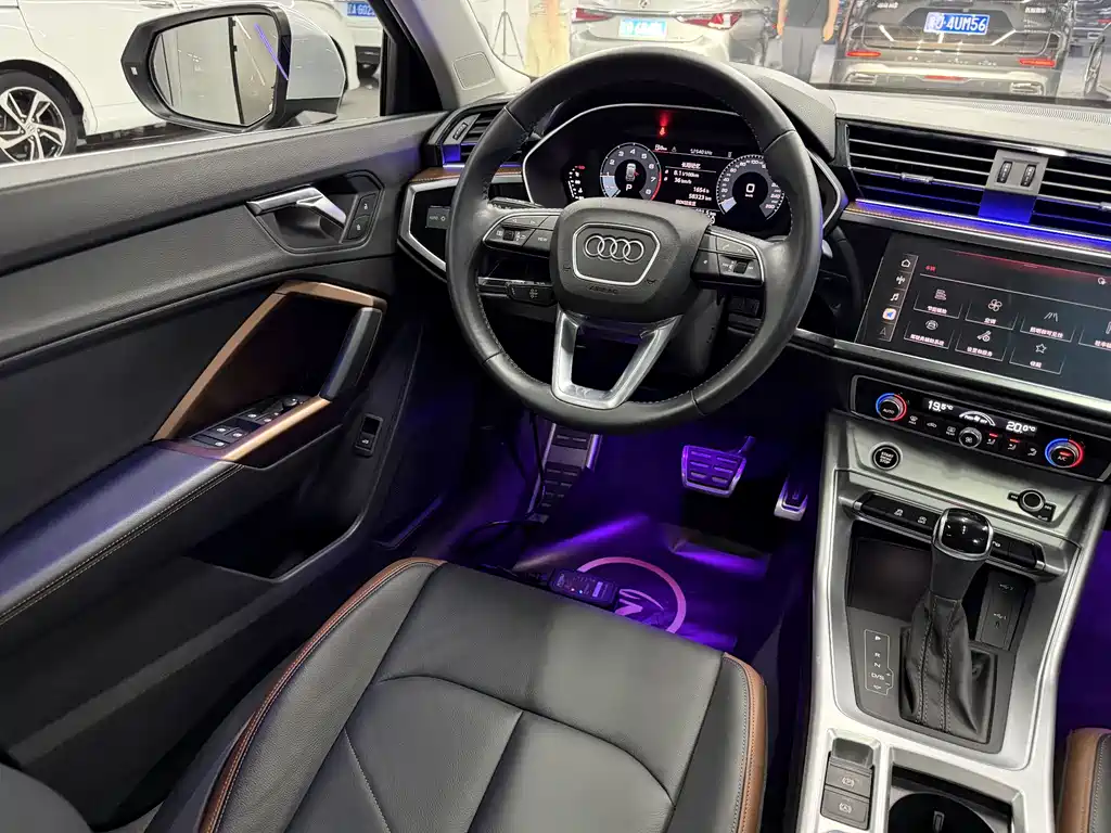 Audi Q3 2021 — фото 10