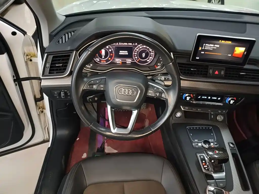 Audi Q5L 2019 — фото 11