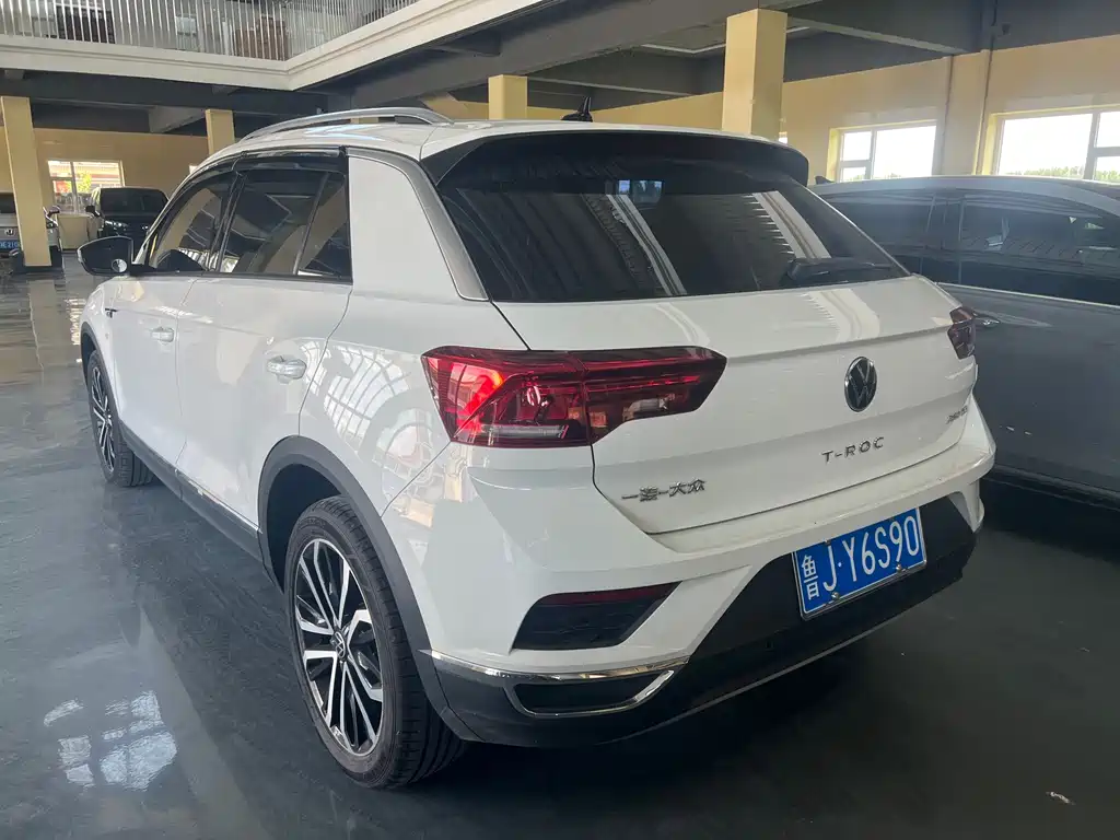 Volkswagen T-Roc 2023 — фото 6
