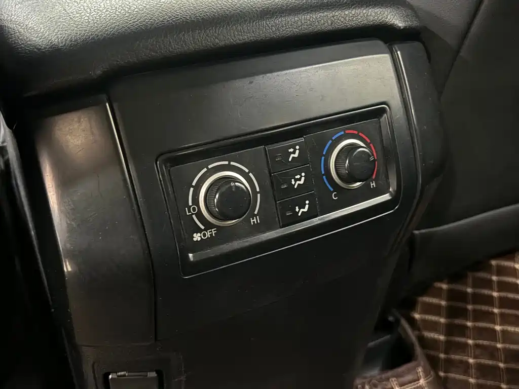 Toyota Prado 2020 — фото 16