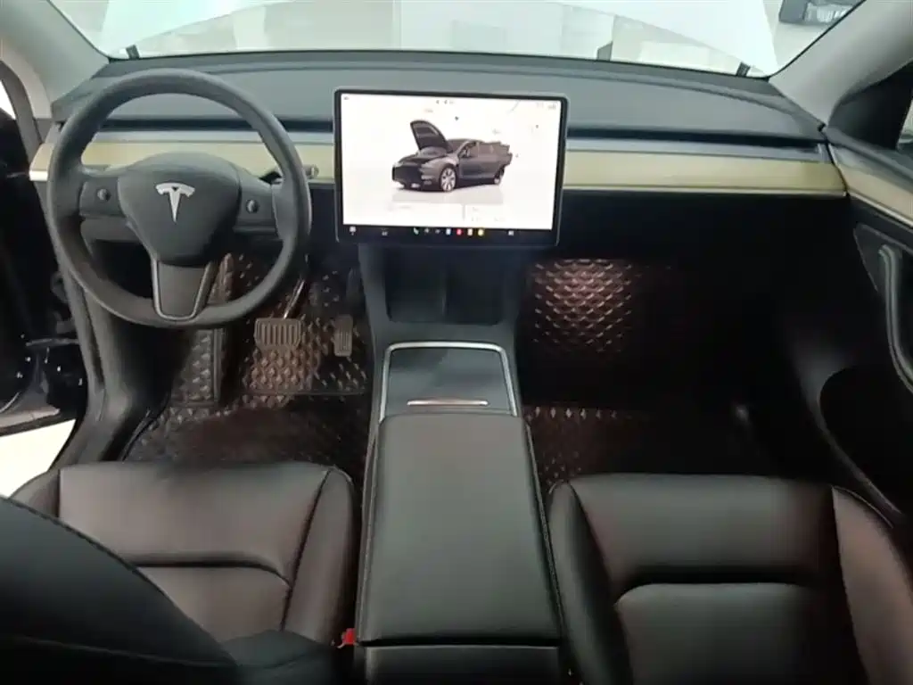 Tesla Model Y 2023 — фото 10