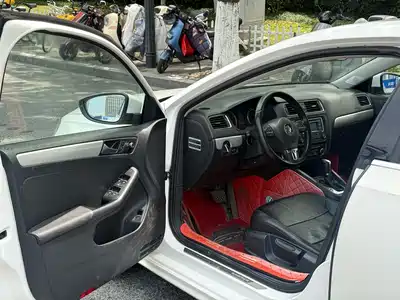 Volkswagen Sagitar 2015