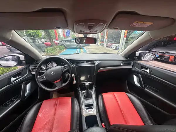 Peugeot 408 2016
