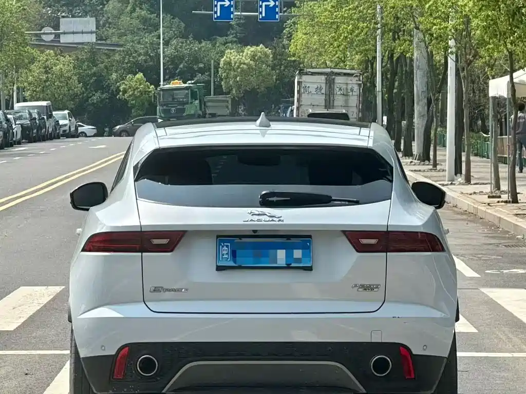 Jaguar E-PACE 2021 — фото 5