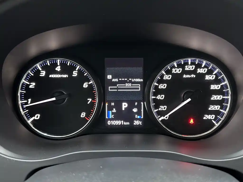 Mitsubishi Outlander 2023 — фото 13