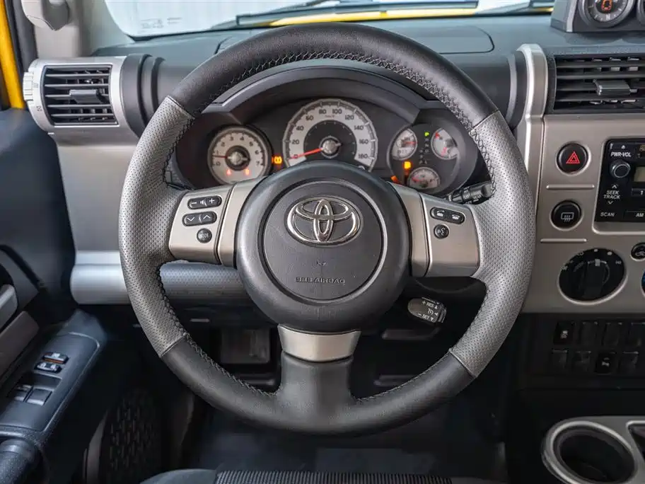 Toyota FJ Cruiser 2019 — фото 12