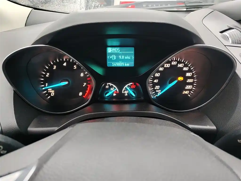 Ford Kuga 2016 — фото 12