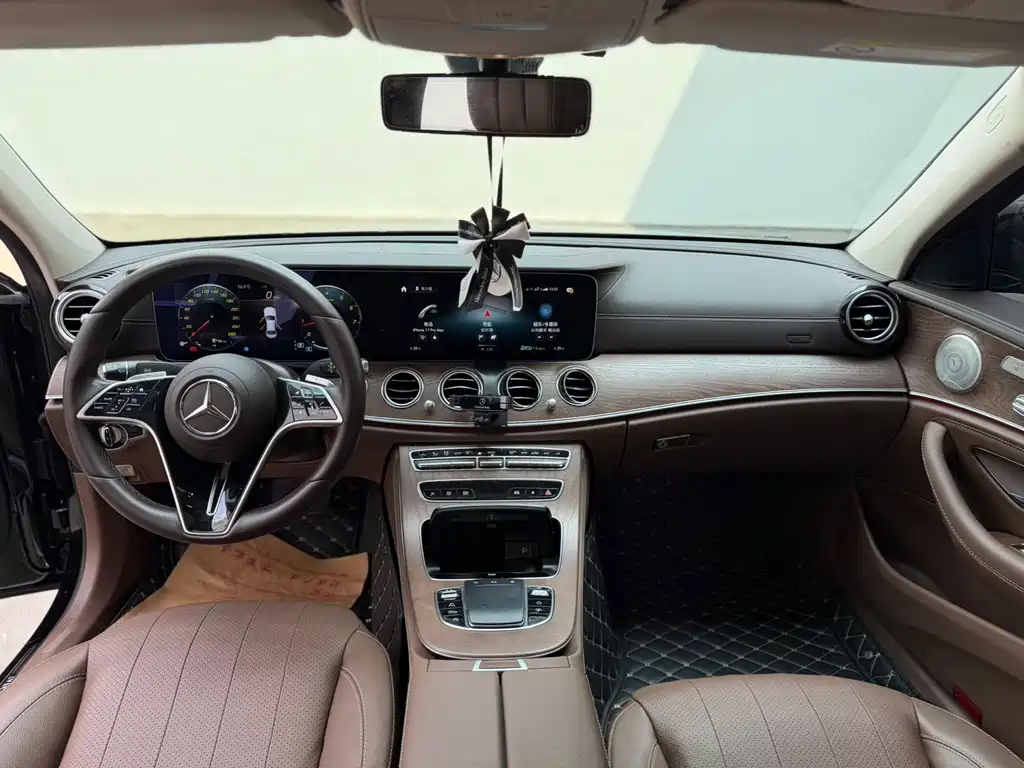 Mercedes-Benz E-Class 2023 — фото 6
