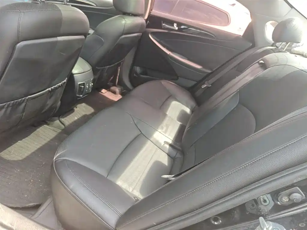 Hyundai Sonata 2015 — фото 17