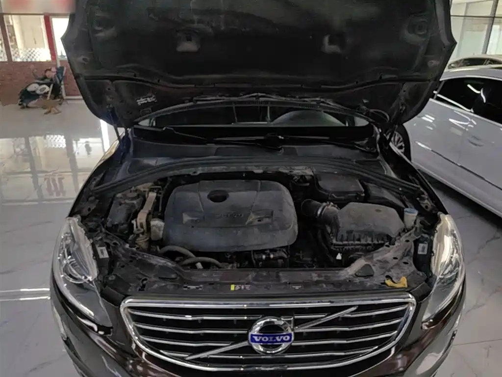 Volvo XC60 2017 — фото 20