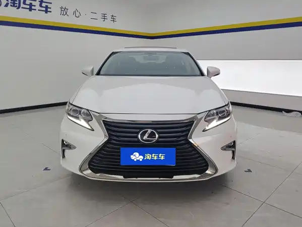 Lexus ES 2016