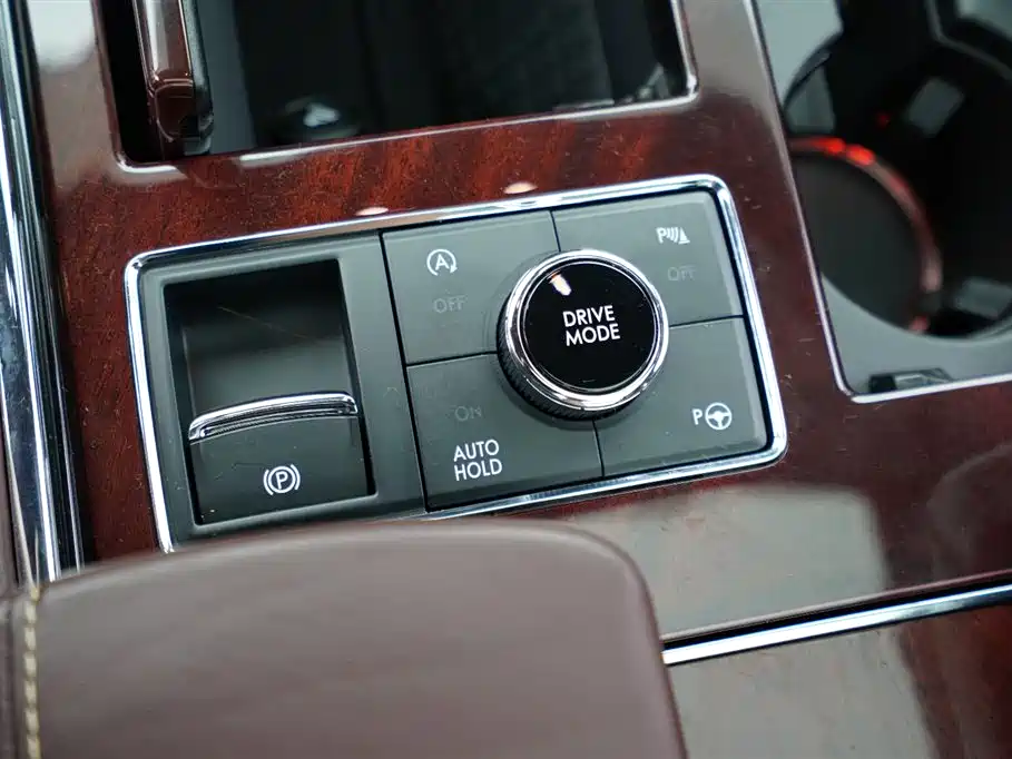 Lincoln Navigator 2022 — фото 12