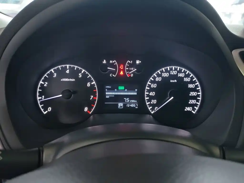 Nissan Sylphy 2015 — фото 12