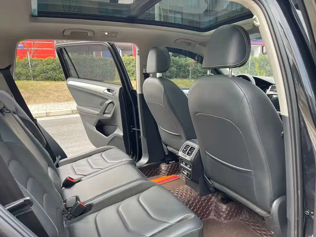 Volkswagen Tiguan L 2020 — фото 13