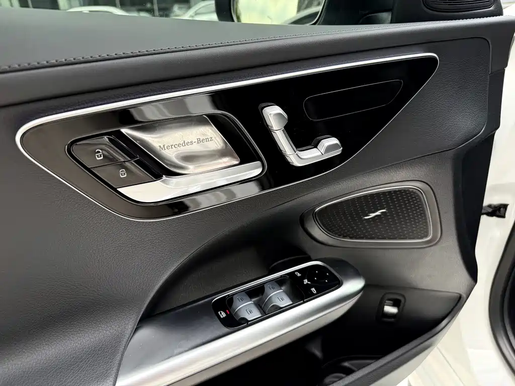 Mercedes-Benz C-Class 2024 — фото 20