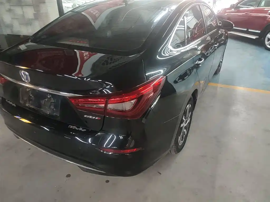 Changan Eado 2018 — фото 8