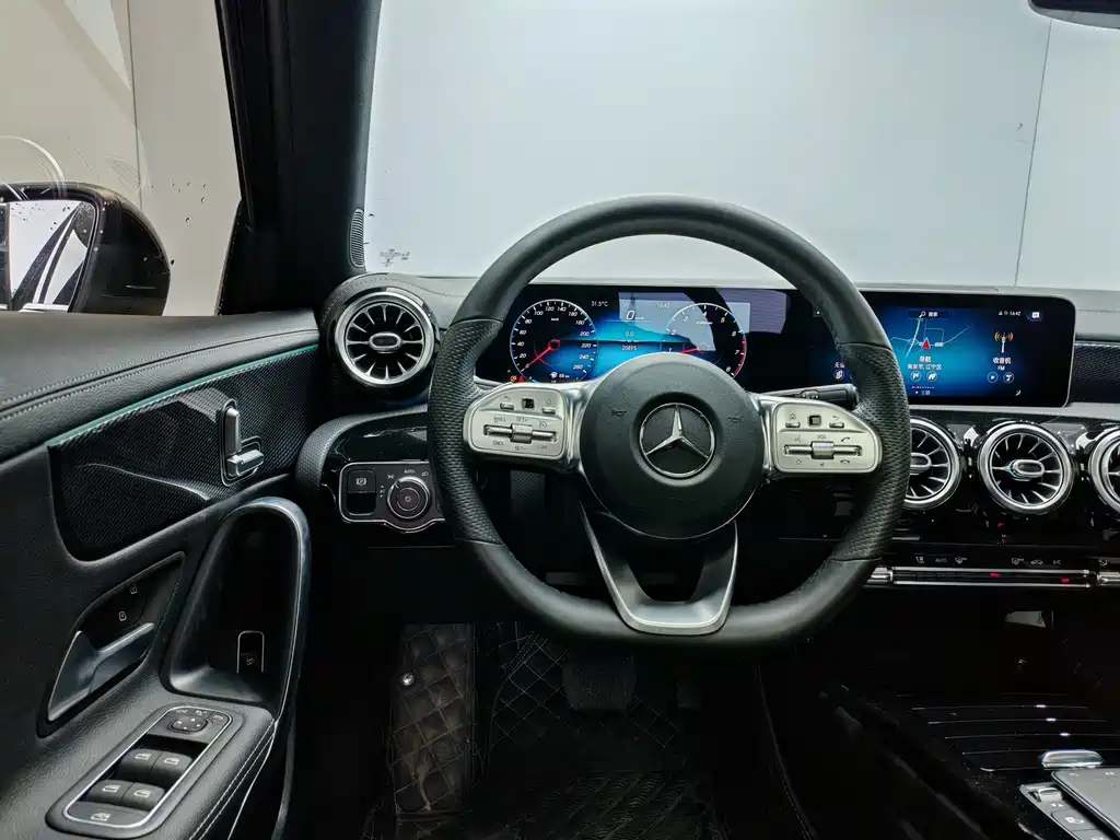 Mercedes-Benz A-Class 2020 — фото 9