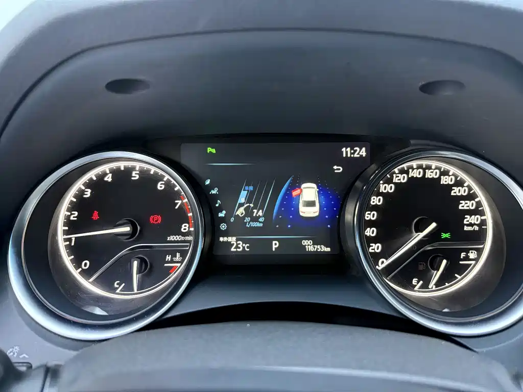 Toyota Camry 2019 — фото 11