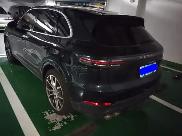 Porsche Cayenne 2021