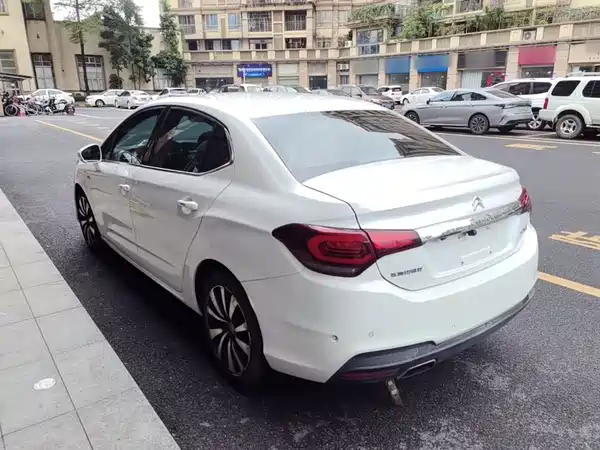 Citroën C4L 2016