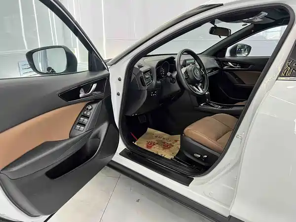 Mazda CX-4 2023
