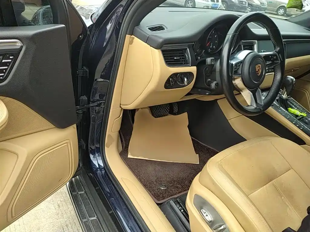 Porsche Macan 2018 — фото 16