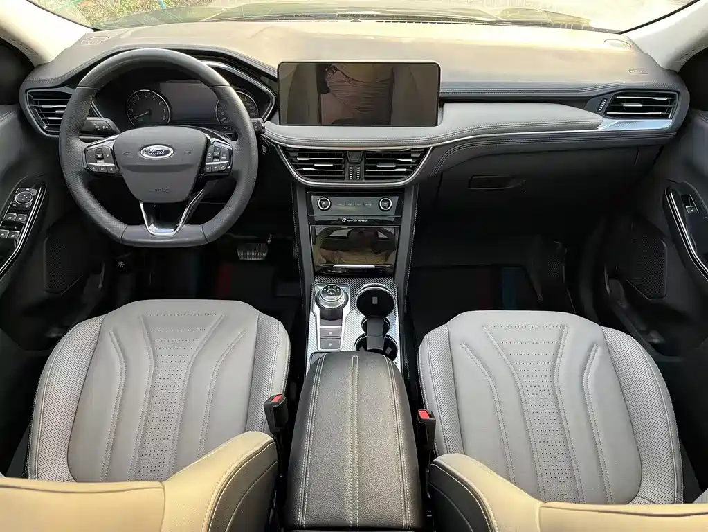 Ford Escape 2022 — фото 15