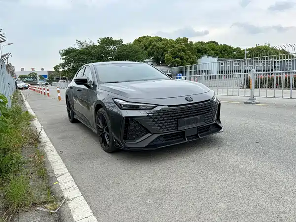 Changan UNI-V 2024