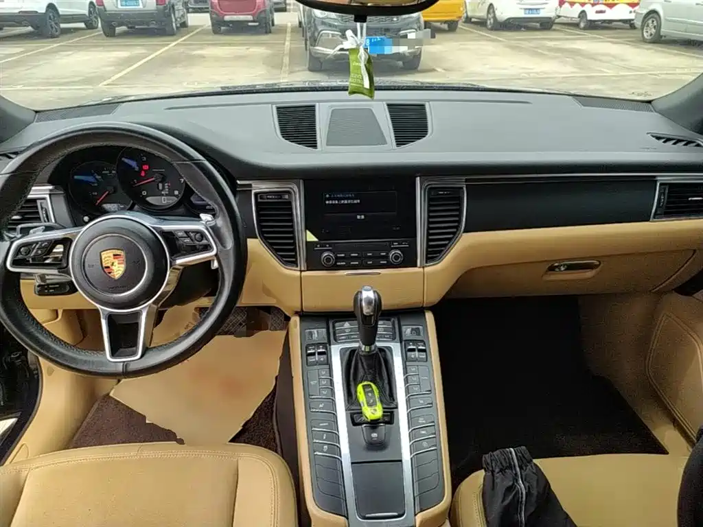 Porsche Macan 2018 — фото 10