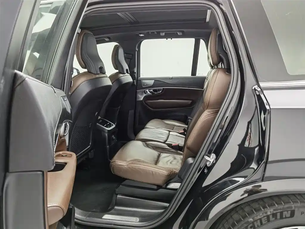 Volvo XC90 PHEV 2023 — фото 15