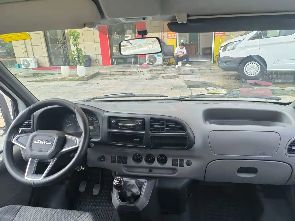 JMC Tesla 2018