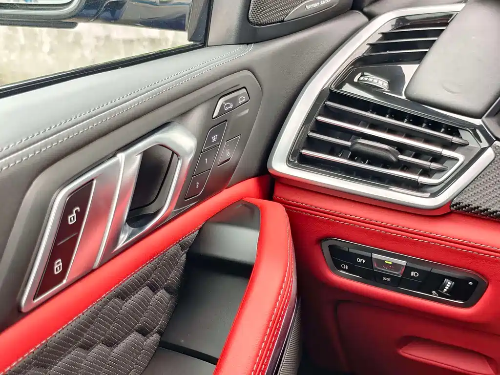 BMW X6 M 2023 — фото 15