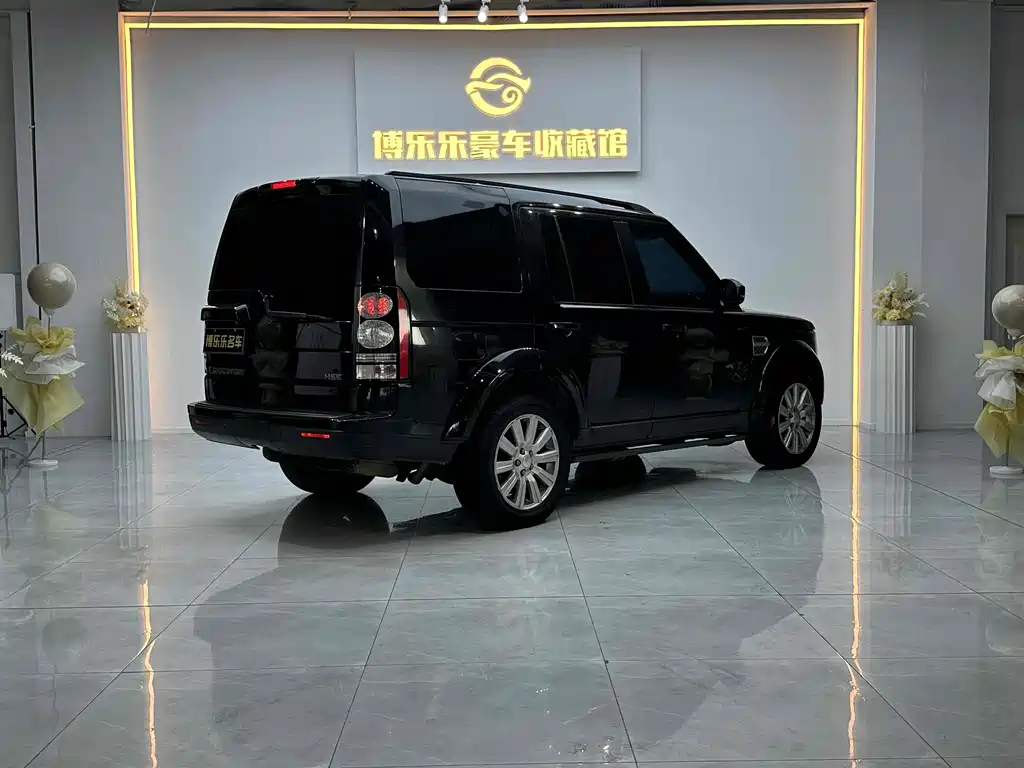 Land Rover Discovery 2015 — фото 25