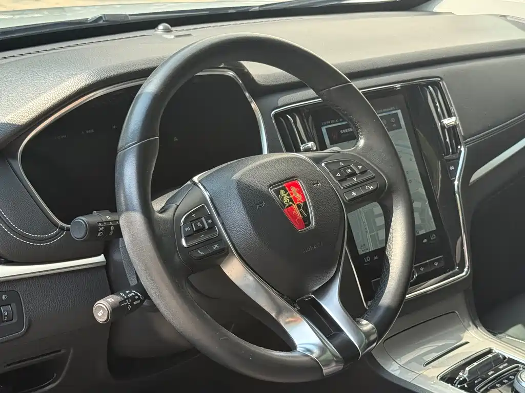 Roewe RX5 New Energy 2020 — фото 7