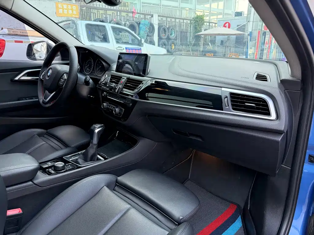BMW 1 Series 2017 — фото 14