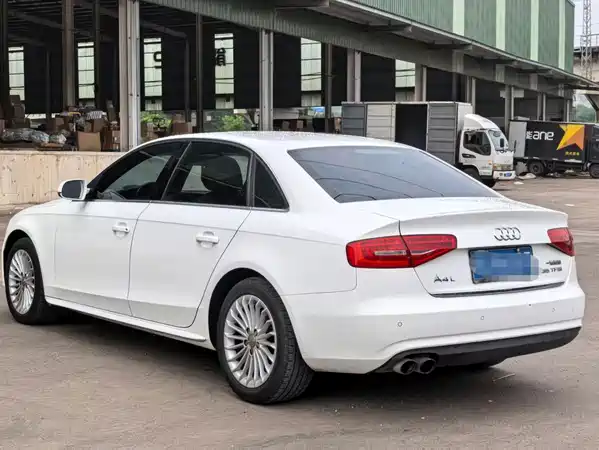 Audi A4L 2015