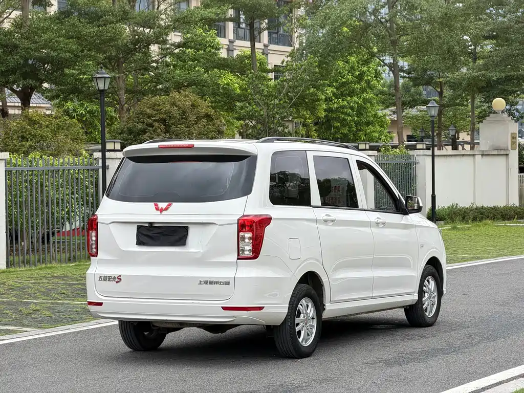 Wuling Hongguang 2024 — фото 15