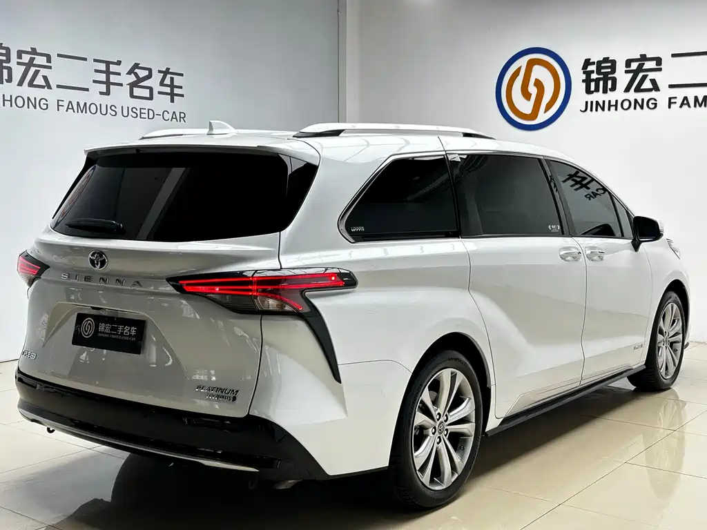 Toyota Sienna 2024 — фото 27