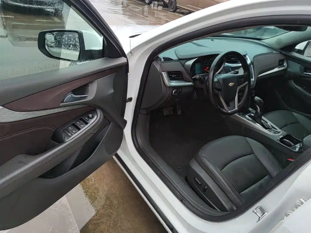 Chevrolet Malibu 2018 — фото 16