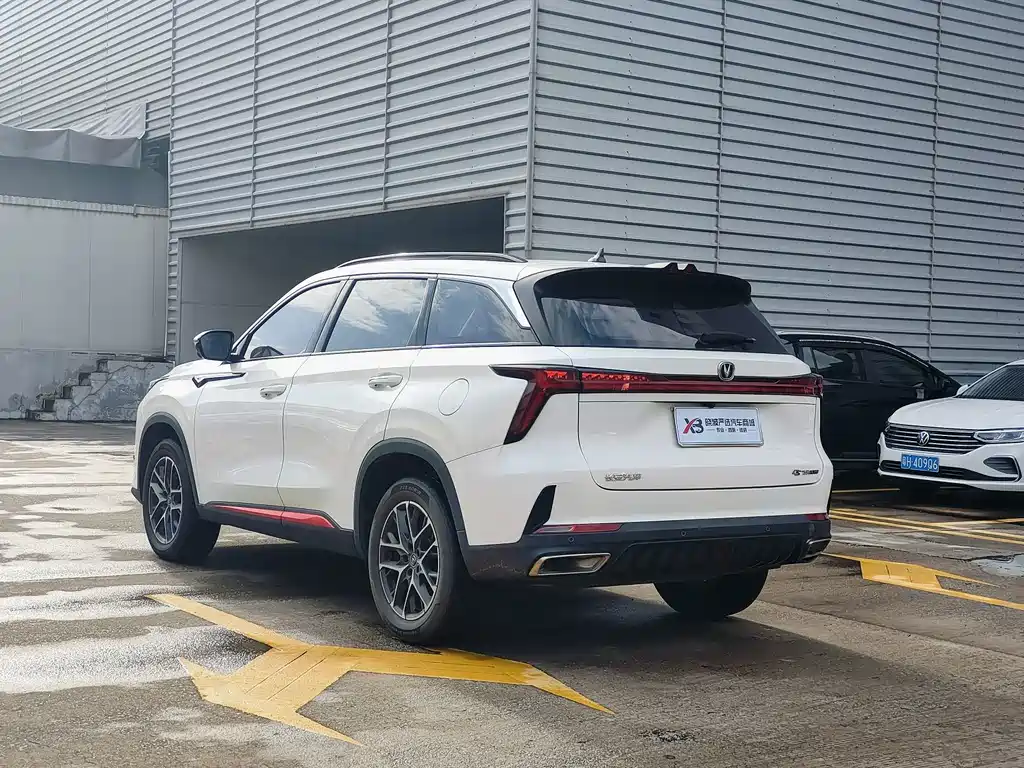 Changan CS75PLUS 2023 — фото 4