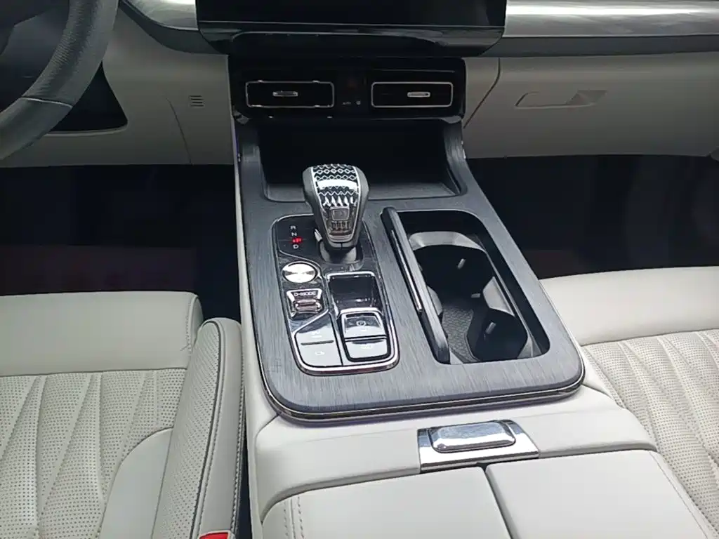 GAC Trumpchi GS8 2022 — фото 14