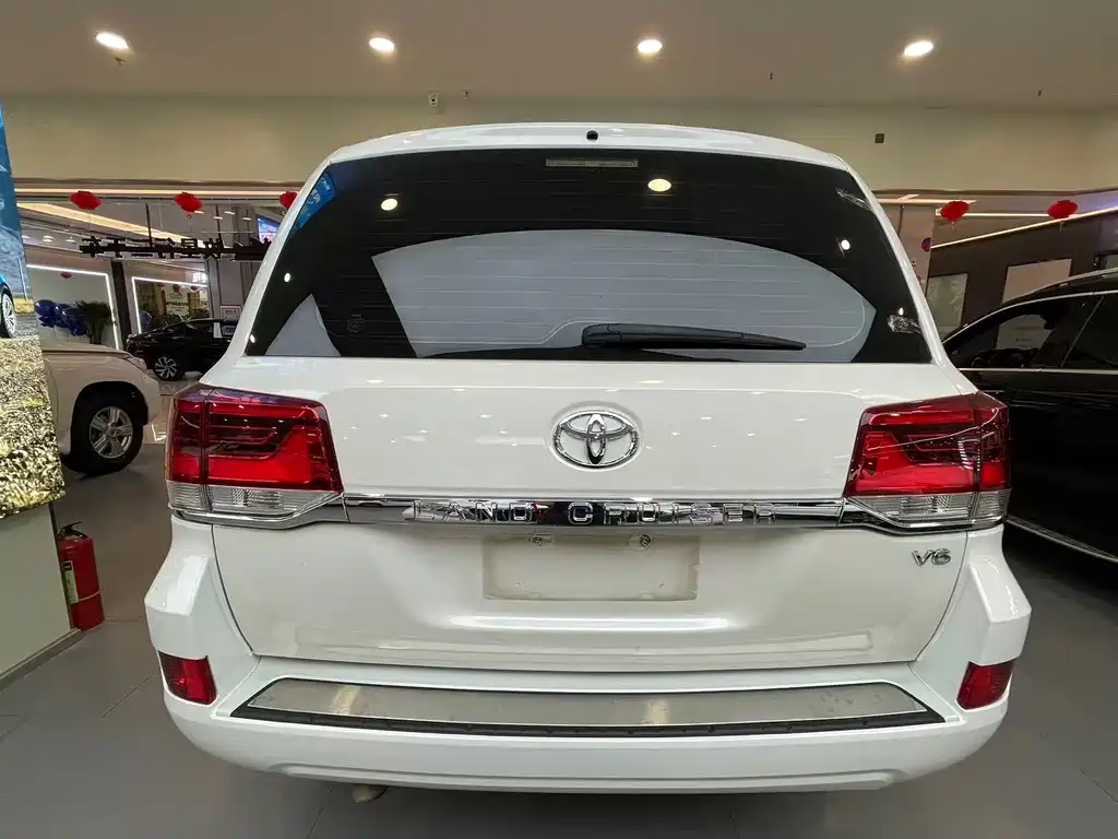 Toyota Land Cruiser 2016 — фото 9