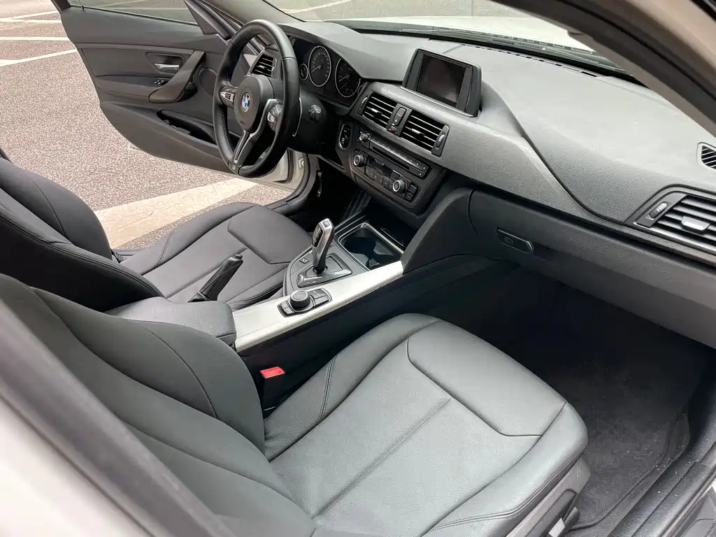 BMW 3 Series 2015 — фото 14