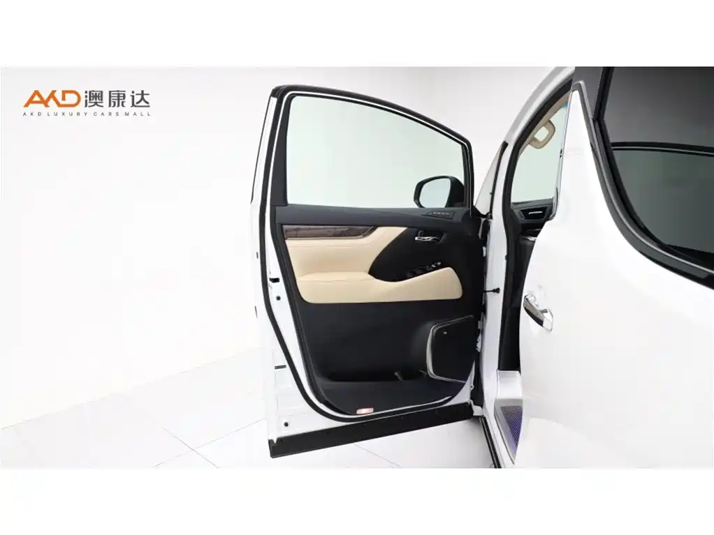 Toyota Alphard 2022 — фото 11