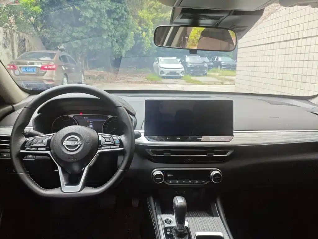 Nissan Teana 2024